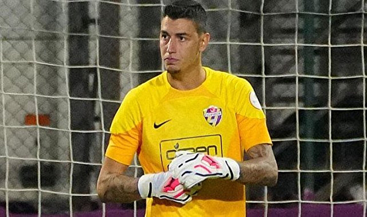 Eyüpspor'un başarılı kalecisi Berke Özer ile anılmıştı.<br><br>Bu listeye Alban Lafont da dahil oldu