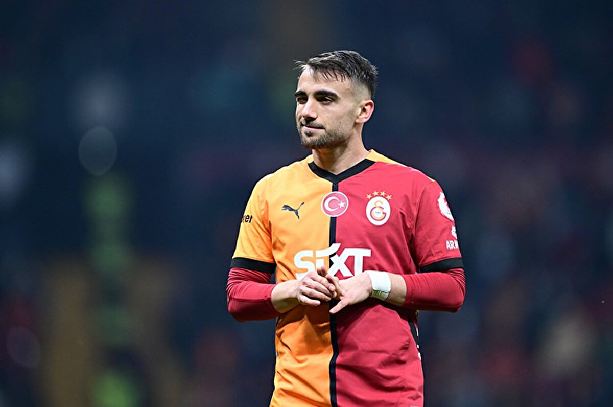  Sarı-kırmızılılar, futbolcunun menajeri William D'Avila'nın anlaşılan net rakam üzerinden yüzde 20 komisyon talep ettiği belirtildi.<br>