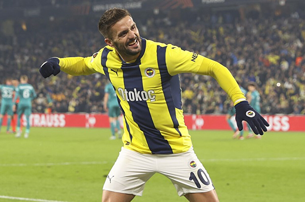 Sezon sonunda sözleşmesi bitecek olan Tadic'in Fenerbahçe'deki geleceği merak konusu. Ajax ve Suudi Arabistan takımlarından teklif alan Tadic'in Fenerbahçe ile ilgili düşüncesi belli oldu.<br>