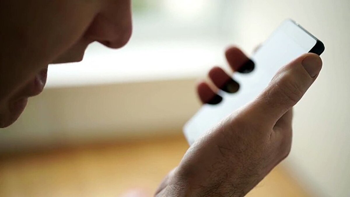 "Ses kayıt altında"<br><br>Konuşmanın kayıt altında olduğunu vurgulayarak, kişide baskı ve stres hali oluşturarak söyleyeceklerini manipüle etmiş oluyorlar. 