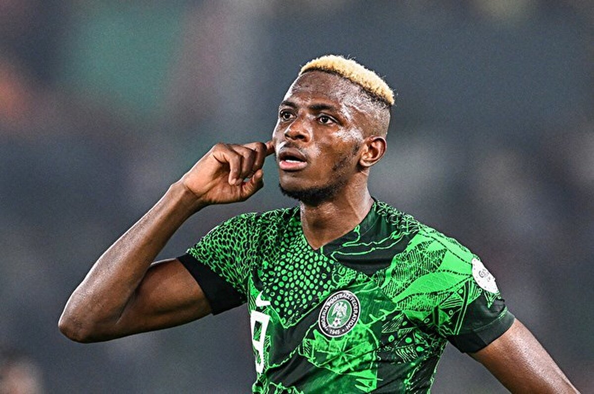 Galatasaray'ın Victor Osimhen'i yüzde 100 alması gerektiğini vurgulayan Sergen Yalçın, "Yüzde 99 bile demiyorum. Osimhen varken Icardi düşünülmez" şeklinde konuştu.<br><br>