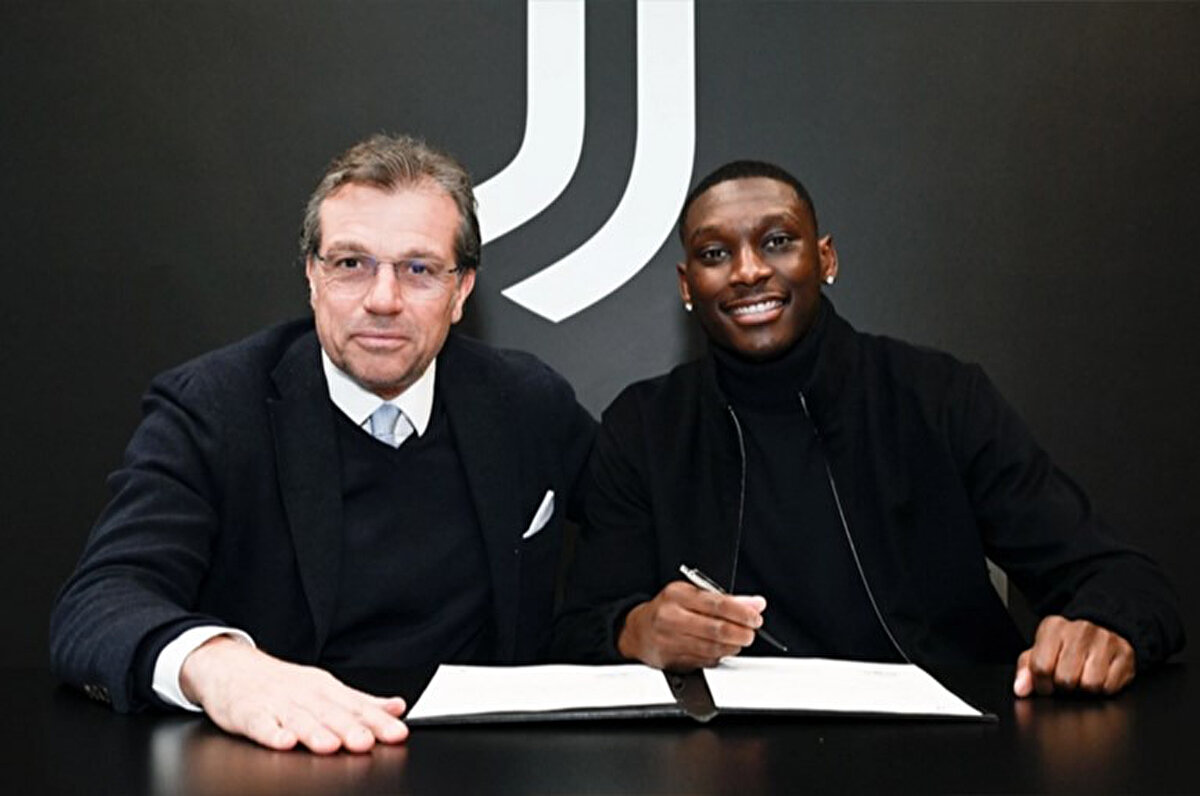 Ara transfer döneminde PSG'den Juventus'a kiralanan Kolo Muani, Igor Tudor'un göreve gelmesiyle birlikte formasını kaybetti.<br>