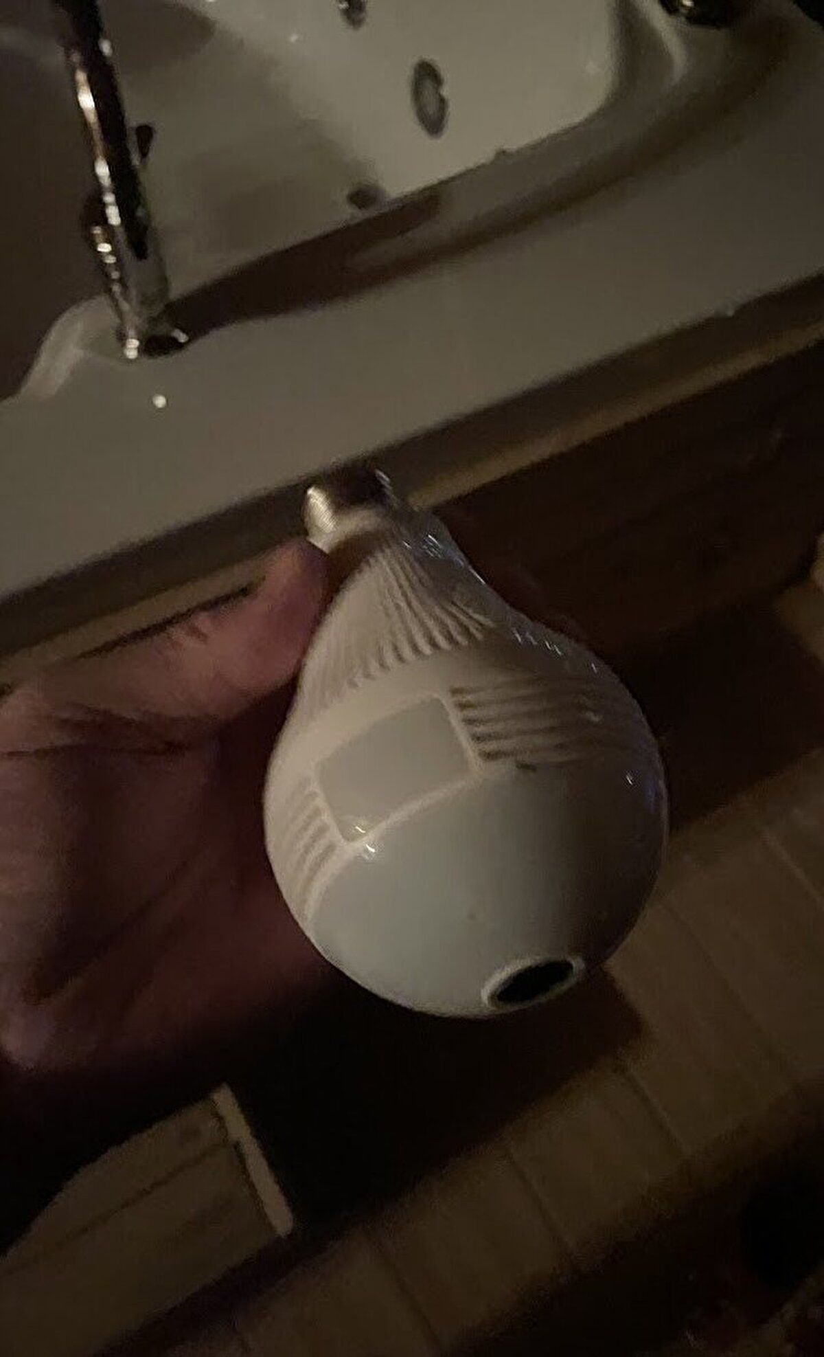 Aile, emniyet müdürlüğüne giderek şikayette bulundu. Yapılan ihbar sonrasında konuya ilişkin çalışma başlatan ekipler, bungalovda bulunan tüm elektronik cihazlara el koyarak inceleme başlattı.