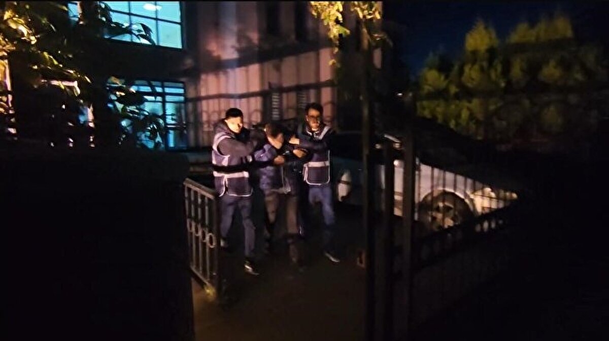 Skandal olayda, işletme sahibi H.K. (31) ile T.S. (48) gizli kamerayı kendilerinin yerleştirmediğini öne sürse de, "özel hayatın gizliliğini ihlal" suçundan tutuklanmışlardı.