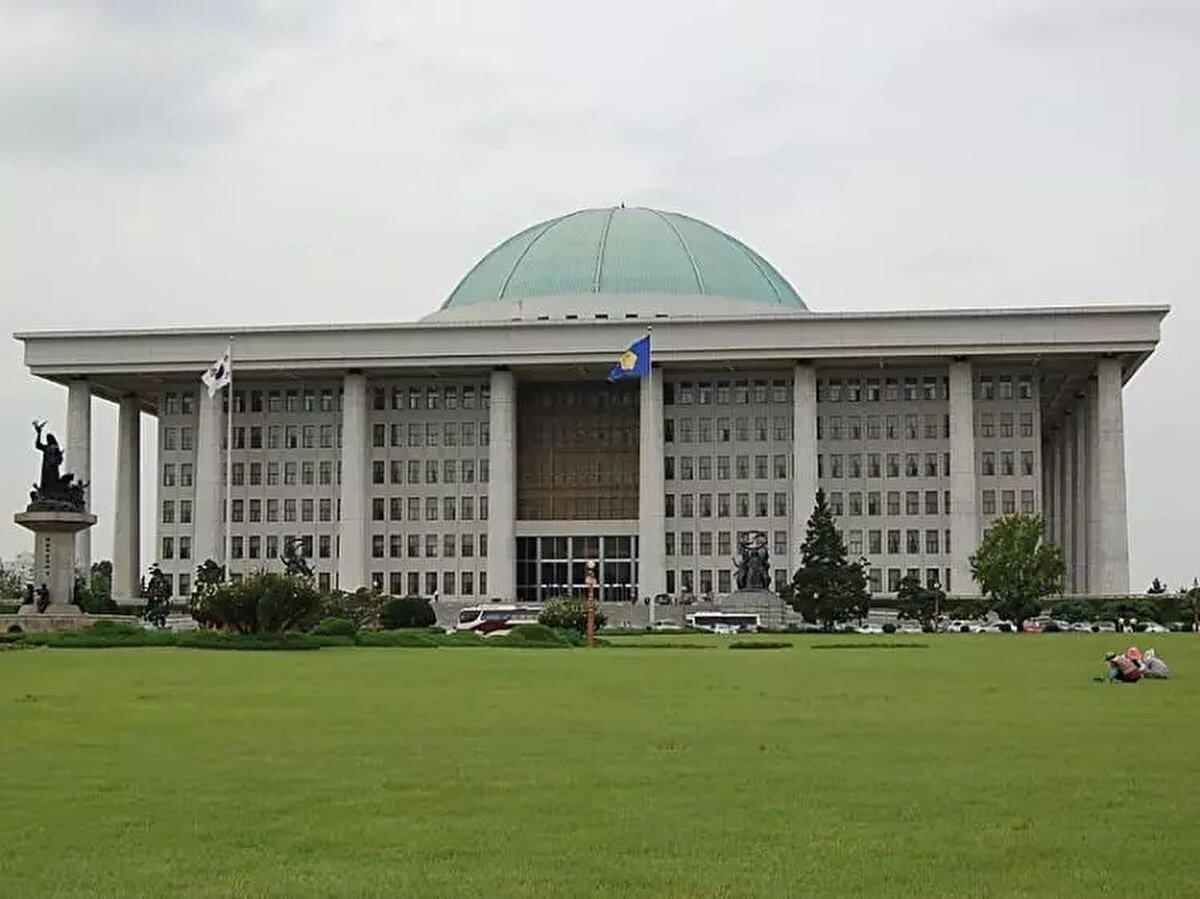 7)  GÜNEY KORE  |  135,4 MİLYAR DOLAR