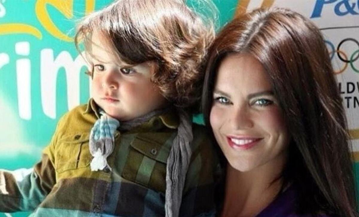 Ebru Şallı'nın oğlu Pars, 2 yıl boyunca mücadele ettiği lenfomaya yenilerek 16 Nisan 2020'de hayatını kaybetmişti.