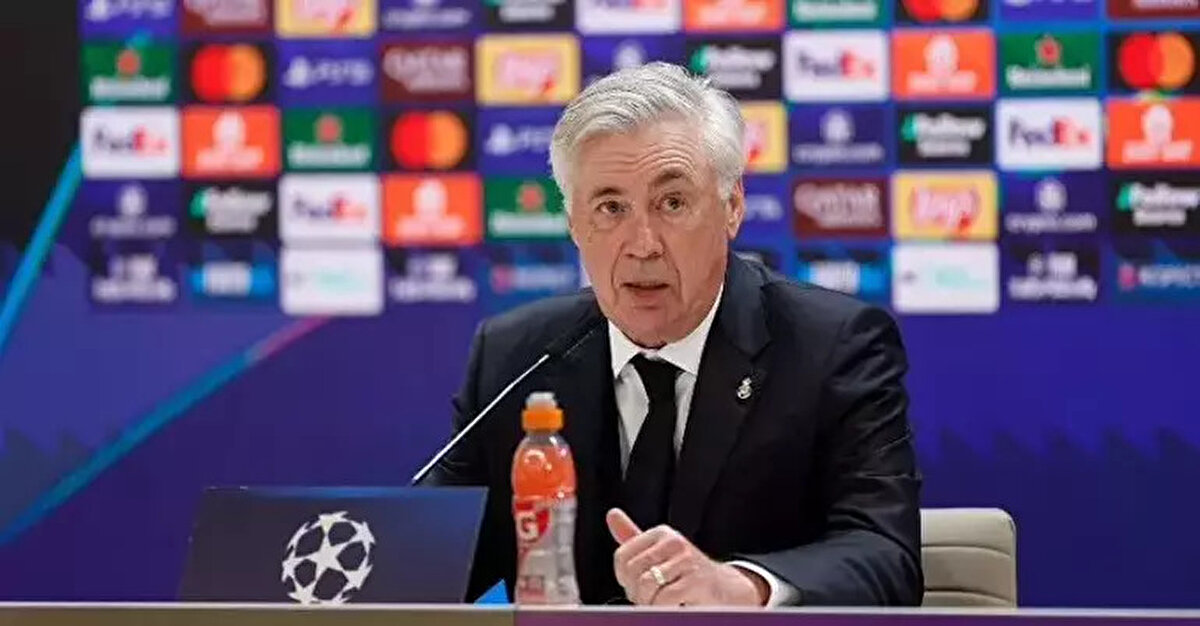 Ancelotti: Geleceğimin ne olacağını bilmiyorum ve bilmek de istemiyorum<br><br>Real Madrid Teknik Direktörü Carlo Ancelotti, maç sonundaki basın toplantısında kafa karıştıran açıklamalarda bulundu.Ancelotti geleceğiyle ilgili gelen soruya şu cevabı verdi; 'Şimdi LaLiga için savaşıyoruz, Copa del Rey finalimiz var, Dünya Kulüpler Kupası'mız var... Hiç bitmeyen bir sezon ama kendini toparlaman gerekiyor; Futbolun alışık olmadığımız bir başka parçası. Geleceğim mi? Geleceğimin ne olacağını bilmiyorum ve bilmek de istemiyorum...'