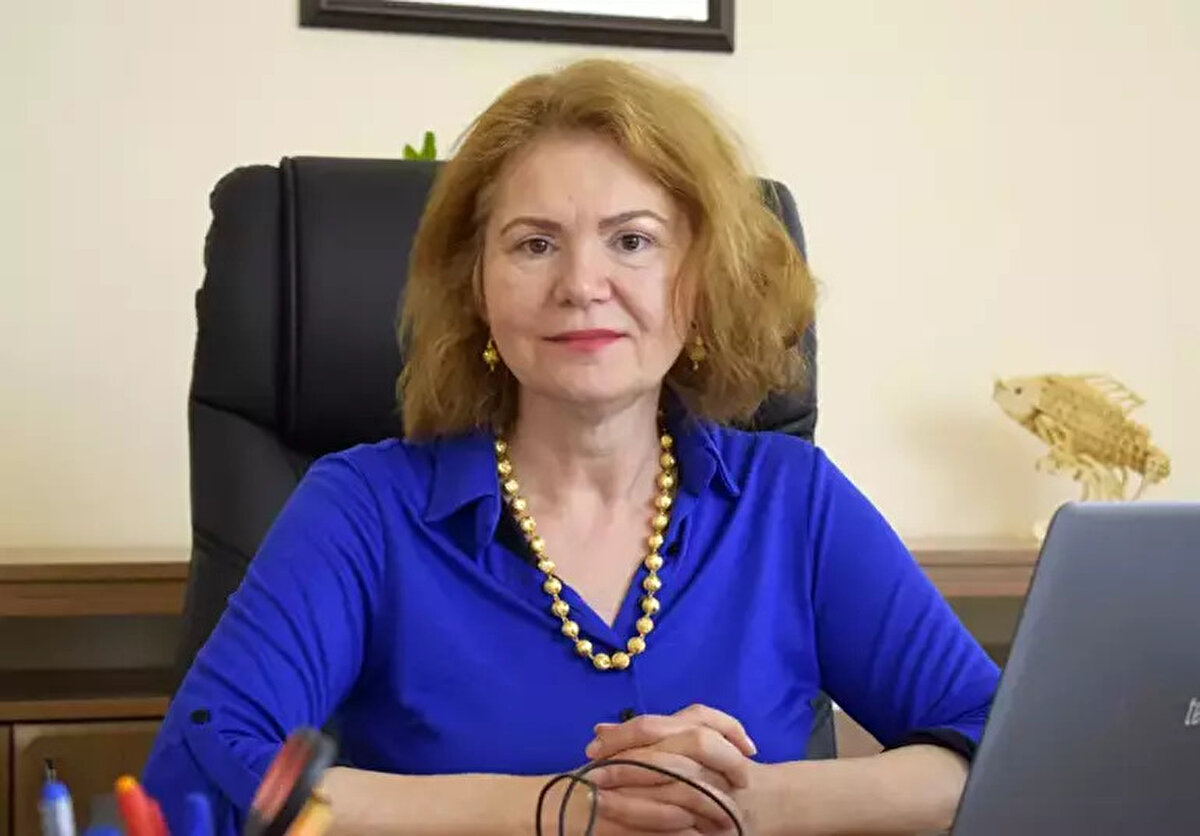 Prof. Dr. Korun ayrıca, önceki yıllarda Antalya Körfezi'nde Manavgat'a kadar uzanan yaklaşık 100 kilometrelik alanda büyük sürüler halinde denizanalarının gözlemlendiğini söyledi.