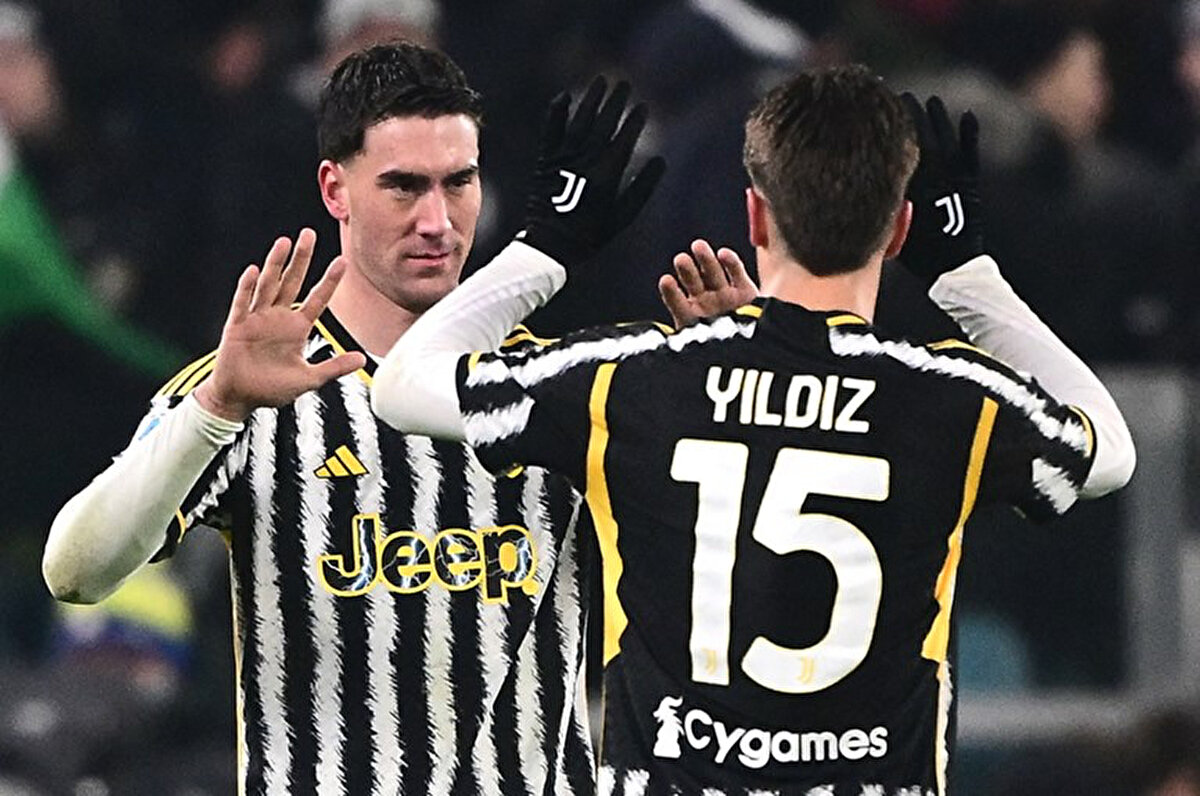 Vlahovic bu sezon Juventus formasıyla 37 maça çıktı.<br>