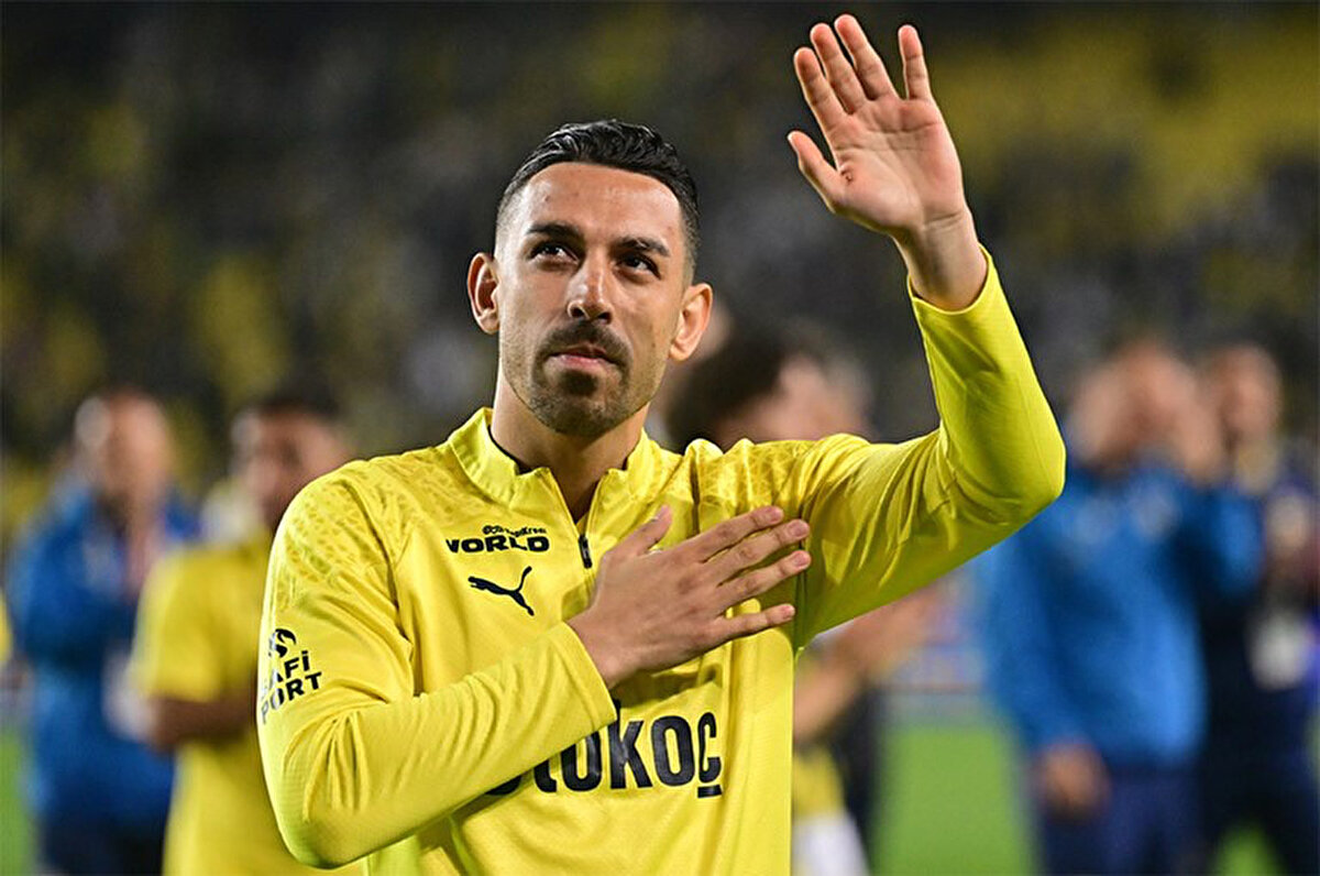 Sabah'ın haberine göre Fenerbahçe'den ayrılmayı ciddi bir şekilde düşünmeye başlayan İrfan Can Kahveci için Trabzonspor iddiası gündeme geldi.<br>