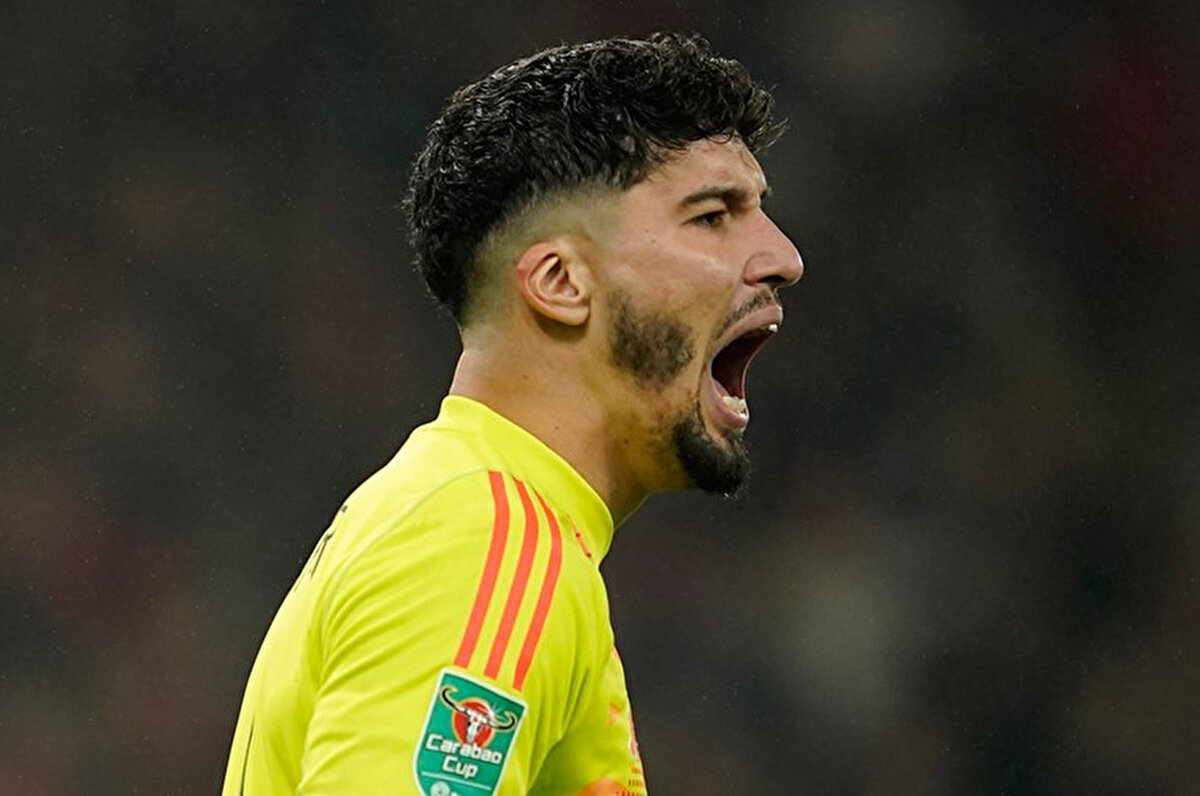 Fanatik'te yer alan habere göre Altay Bayındır, Beşiktaş'a önerildi. Siyah-beyazlılar ise Altay'ın yüksek maliyeti nedeniyle teklifi reddetti.<br>