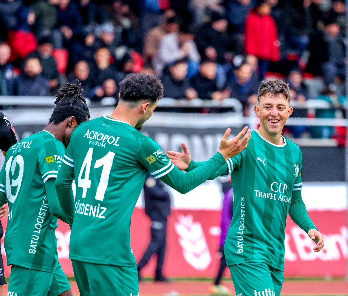 Süper Lig'deki 30 maçından 9 galibiyet, 7 beraberlik ve 14 mağlubiyetle ayrılan Sipay Bodrum FK ise 34 puanla 14. sırada yer alıyor.<br>