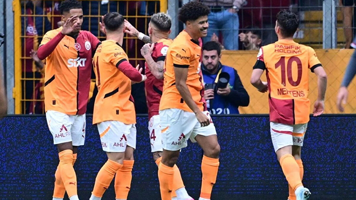 Sarı-kırmızılı ekip, sahasındaki son 14 lig maçında mağlup olmadı.<br><br>Son olarak geçen sezonun 37. haftasındaki Fenerbahçe derbisinde rakibine 1-0 kaybeden Cimbom, bu sezon RAMS Park'ta çıktığı 14 lig maçında yenilmedi. Galatasaray, söz konusu 14 maçta 11 galibiyet ve 3 beraberlik yaşadı.