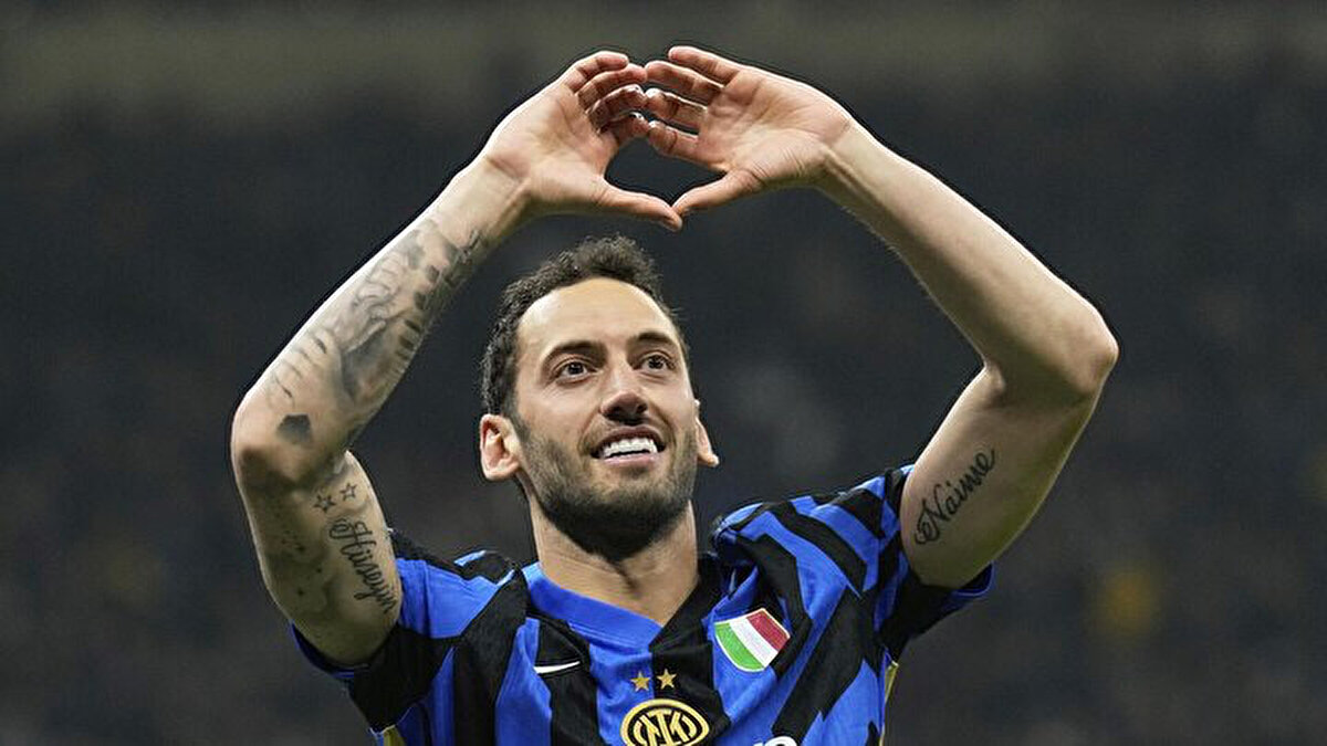 UEFA Şampiyonlar Ligi’nde yarı finale çıkan Inter'de milli futbolcu Hakan Çalhanoğlu, aktif oyuncular arasında izlemekten en keyif aldığı 5 futbolcuyu açıkladı.<br>