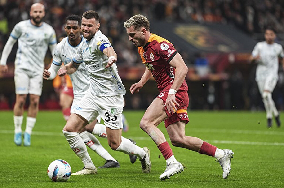Puanını 77 yapan Galatasaray ligin bitimine 6 hafta kala liderliğini sürdürdü.<br>