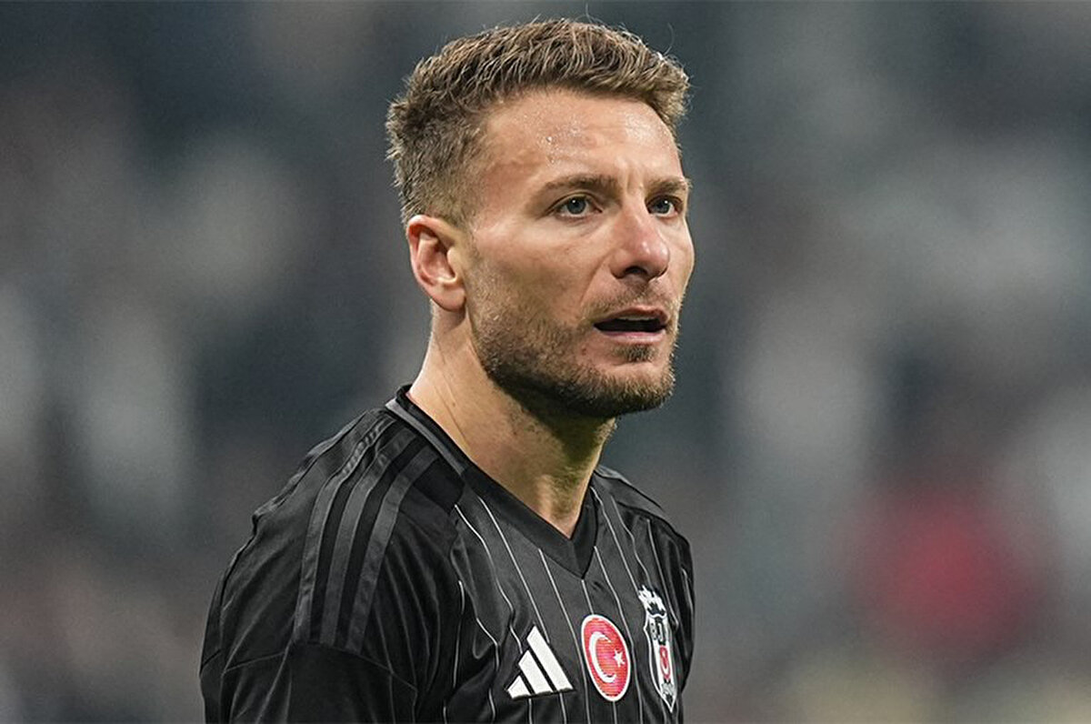 Beşiktaş Başkanı Serdal Adalı, TRT Spor'da katıldığı yayında Immobile için herhangi bir teklif gelmediğini ancak sezon sonunda ayrılmasını beklediklerini ifade etmişti.<br>