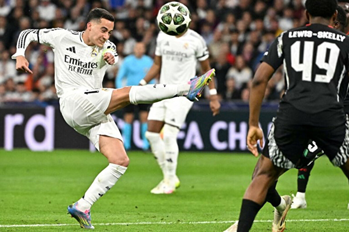 54.853 oy kullanılırken 40.084 oyla Vallejo takımdan gönderilmesi istenen ilk isim olarak dikkat çekti. Oylamaya katılanların yüzde 14'ü Lucas Vazquez ve Alaba ile vedalaşılması gerektiğini düşünüyor.<br>