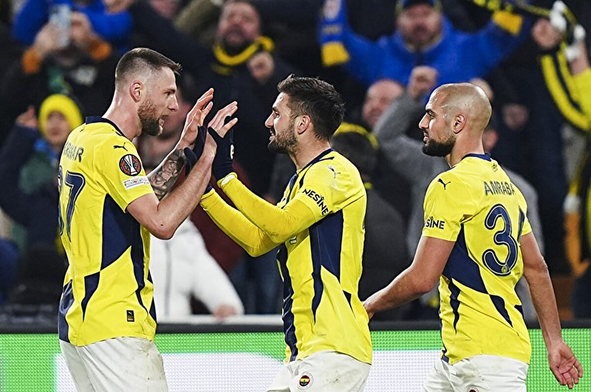 Ara transfer döneminde Fenerbahçe'nin PSG'den kiralık olarak renklerine bağladığı Milan Skriniar, performansıyla büyük beğeni topladı.<br>