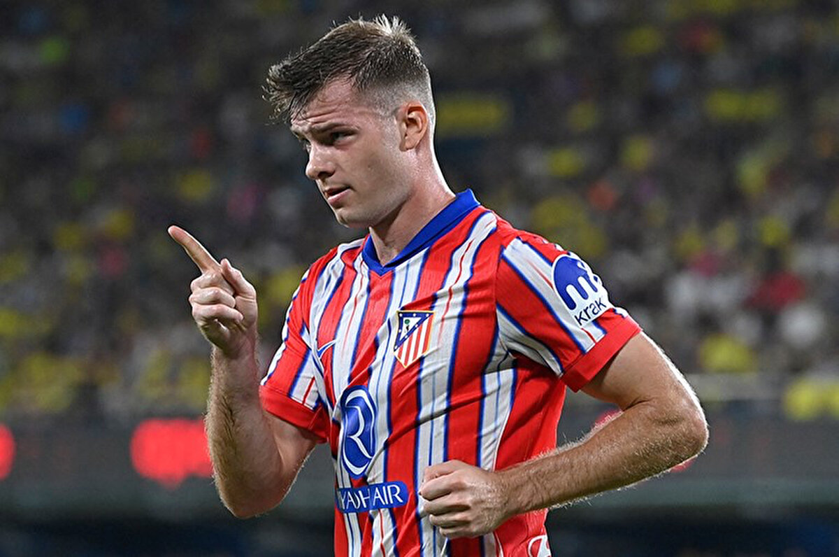 Madrid ekibi, yaz transfer döneminde santrafor transferi yapmayı planlıyor. Eğer bir isim kadroya dahil edilirse 29 yaşındaki golcüyle yollar ayrılabilir.<br>