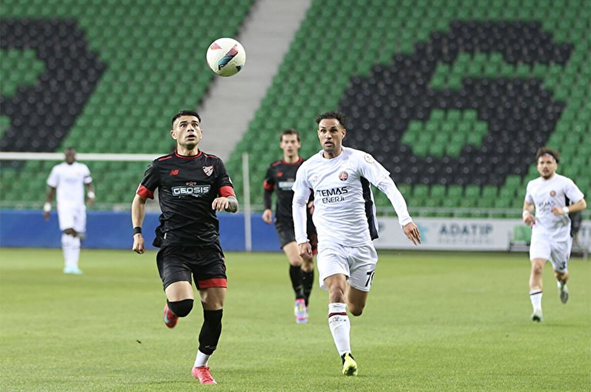 Trendyol 1. Lig'in 35. haftasında Boluspor ile Fatih Karagümrük karşı karşıya geldi.<br>