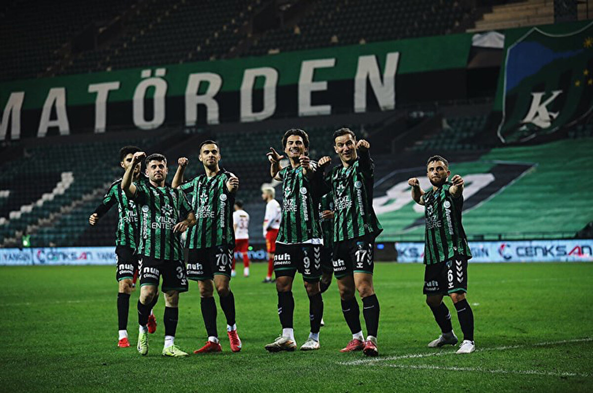 Bu maçta alınan sonucun ardından lider Kocaelispor ile Fatih Karagümrük arasındaki puan farkı 9'da kaldı. İkili averajda önde olan Kocaelispor'un ligin bitimine 3 hafta kala Süper Lig'e yükselmesi kesinleşti.<br>