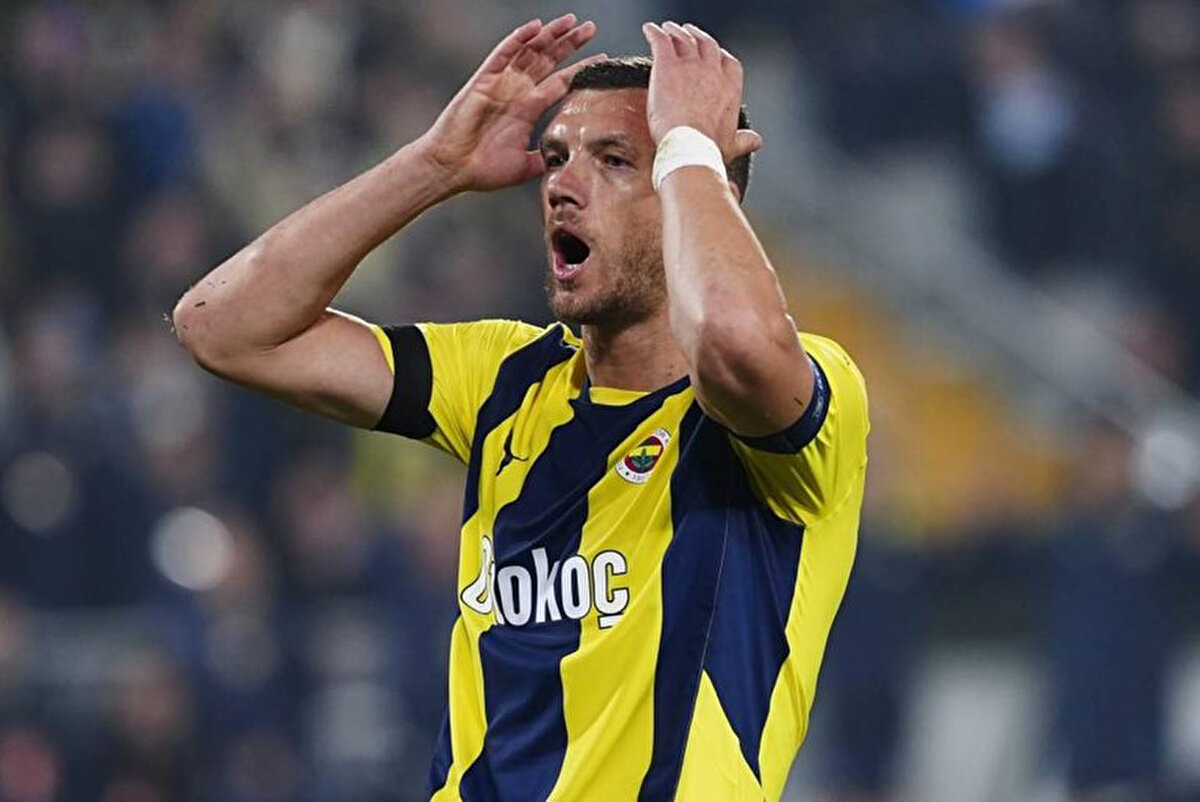 Haberde bu isimlerin Miha Zajc, Lincoln Henrique, Rodrigo Becao, Allan Saint-Maximin ve Edin Dzeko olduğu belirtildi.<br>