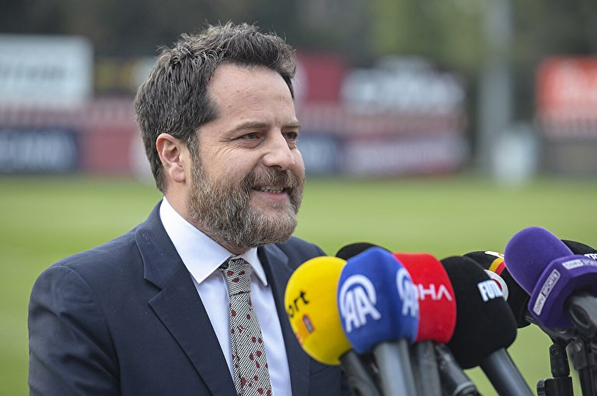 Ekol TV'ye konuşan Bahçetepe, "Erden Timur'un olmaması benim bildiğim kadarıyla kendi tasarrufu. Çok özel bir insan ama İbrahim Bey de Abdullah Bey de çok özel insanlar. Hepimiz burada görev alıyoruz. Görev sürecinde işi en iyi şekilde yapmak istiyoruz" dedi.<br>