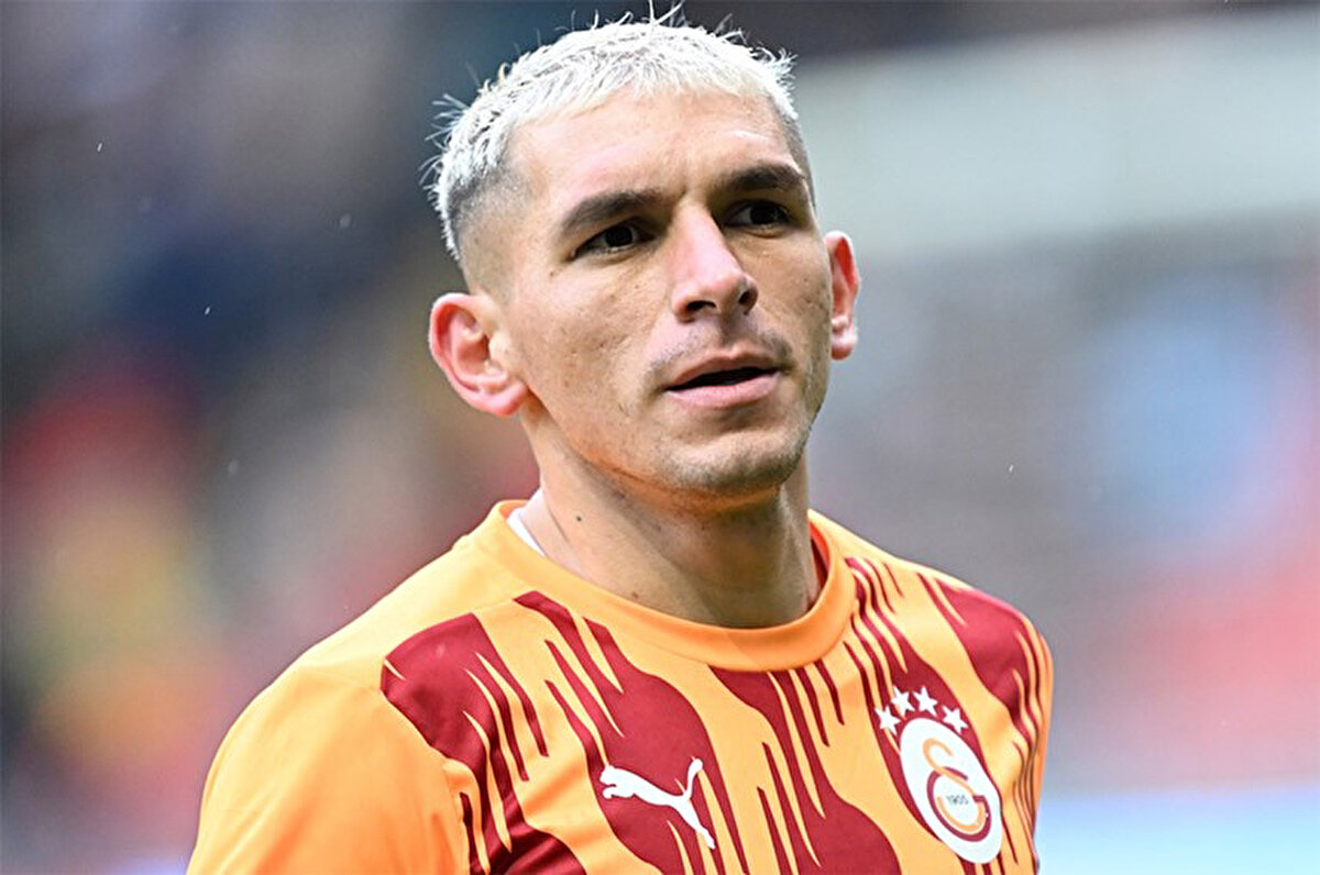 Galatasaray'da skora en fazla katkı verdiği sezonu yaşayan Torreira, 42 maçta 3 gol ve 7 asistlik istatistik yakaladı.<br>