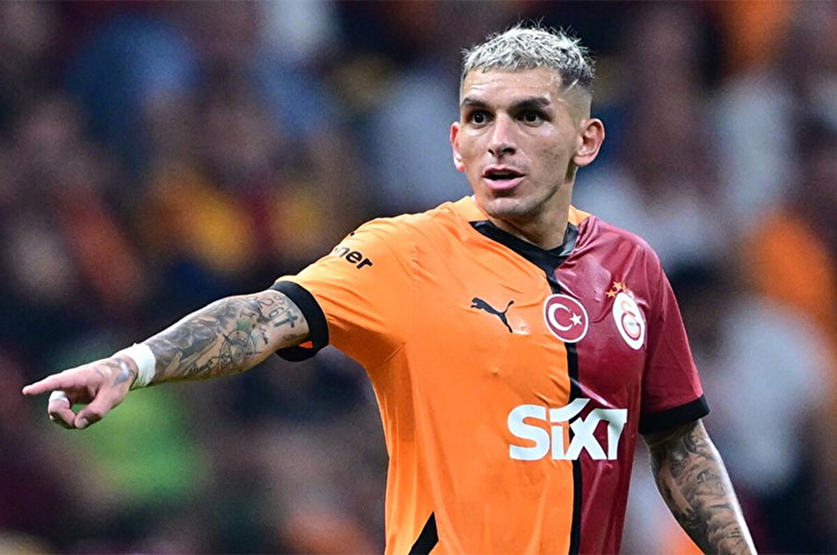 Galatasaray yönetimi, orta sahasının dinamosu olan Lucas Torreira'yı takımda tutmak adına harekete geçiyor.<br>