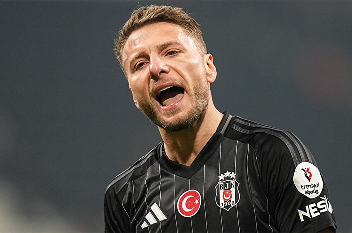 Beşiktaş'ın son 4 lig maçında 53 dakika forma giyebilen Ciro Immboile, Göztepe maçının ardından flaş bir paylaşım yaptı.<br>