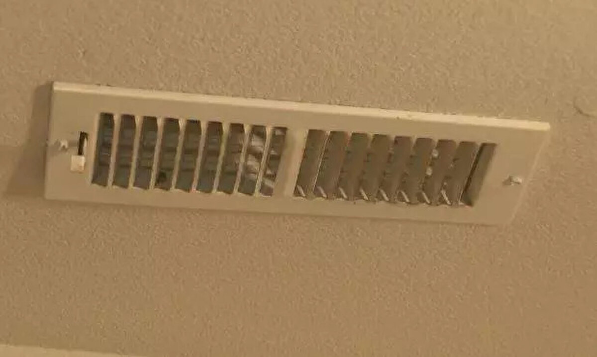 Yaygın kullanılan bu alanlar genellikle şüphe uyandırmaz. Bı nedenle kaldığınız yerlerdeki klimaları dikkatlice kontrol edin.