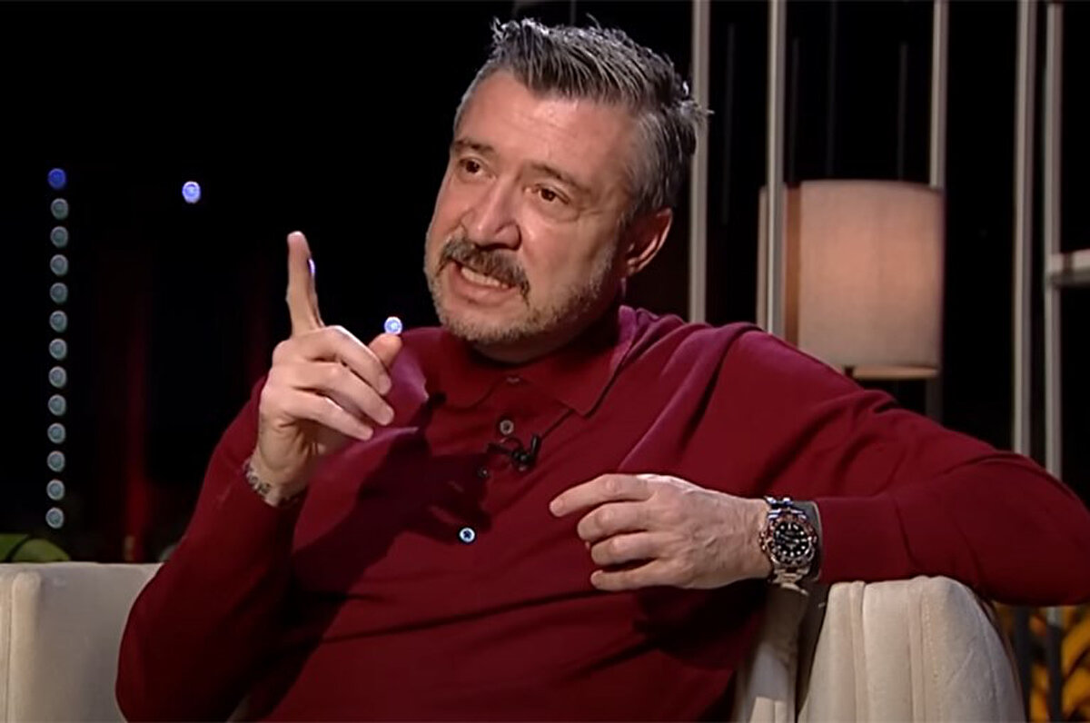 Maç sonrası yayıncı kuruluş muhabiriyle tartışan Mourinho'ya seslenen Tümer Metin, "Sen muhabire sordurmadın ama ben sana soruyorum; çoluk çocuğa nasıl yeniliyorsun? Kayserispor oyuna 3 tane 20 yaş altı oyuncu soktu" ifadelerini kullandı.<br>