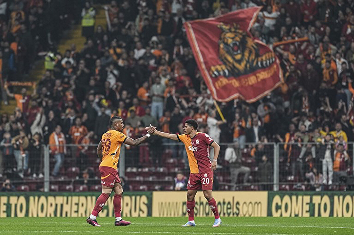 Lemina öncesi koşu mesafesi ortalaması 108 km olan Galatasaray, Gabonlu futbolcuyla birlikte 112 km seviyelerine çıktı. (HT Spor)<br>