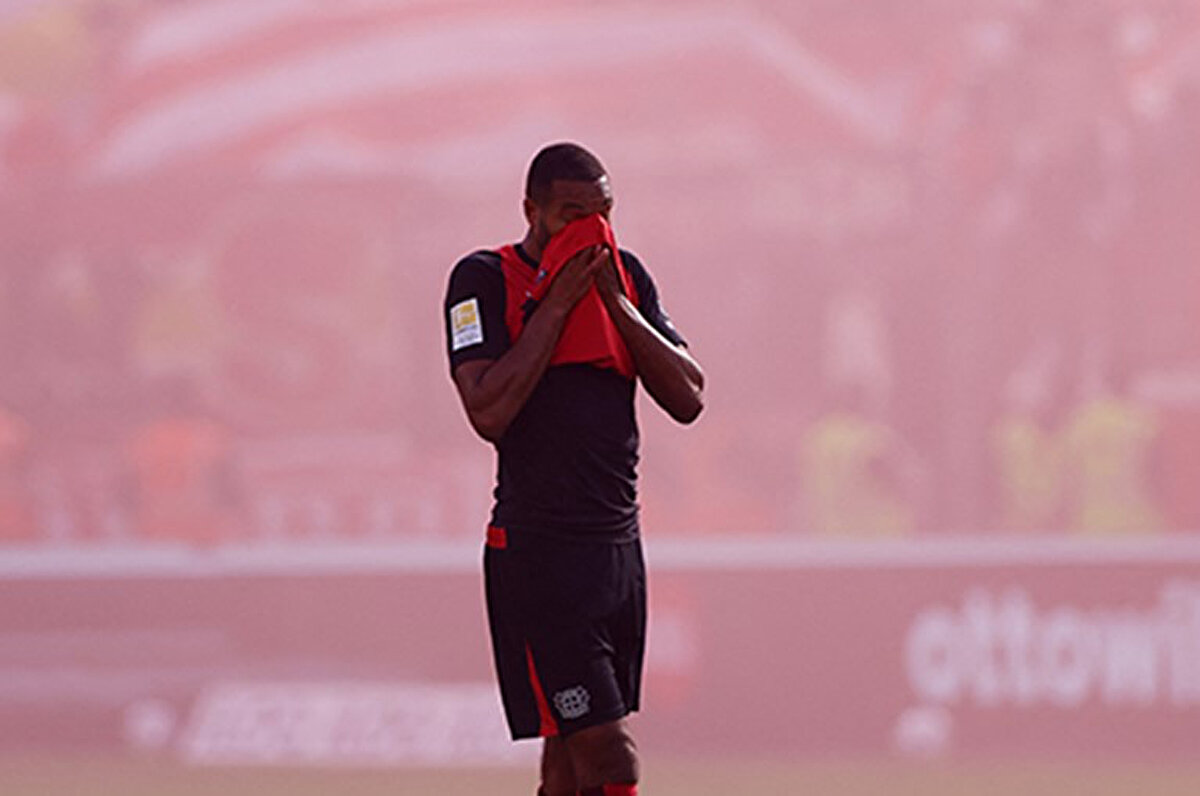 Bayer Leverkusen'de 398 maça çıkan Tah, 17 gol ve 13 asist kaydetti. Tah, Leverkusen'de Bundesliga, Almanya Kupası ve Almanya Süper Kupa şampiyonlukları yaşadı.<br>