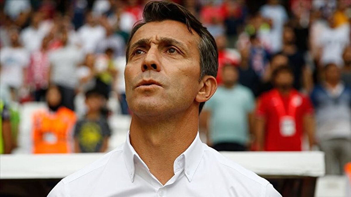 Galatasaray tarihinde en çok kupa kazanan futbolcu 18 kupa ile Bülent Korkmaz oldu.<br>