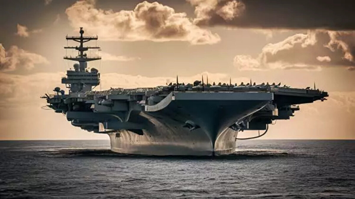 Sahip oldukları geniş uçuş güverteleri, gelişmiş radar ve savunma sistemleri ile uçak gemileri, savaş uçaklarını dünyanın herhangi bir noktasına hızla ulaştırabilme yetenekleriyle dikkat çeker.