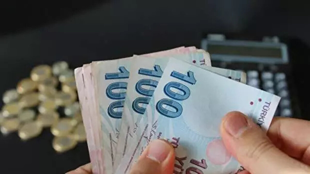 Maaşını VakıfBank’a taşıyan SGK emeklilerine, 12.000 TL’ye kadar promosyon ödemesinin yanı sıra; VakıfBank Troy Emekli Kredi Kartı ile yapılan harcamalarda ayda 1.500 TL’ye, 10 ayda toplam 15.000 TL’ye varan nakit iade imkânı sunuluyor.<br><br> <br><br>1 aylık emekli maaşı miktarına göre promosyon ödemeleri:<br><br> <br><br>10.000 TL’ye (10.000 TL hariç) kadar olanlara 3 yıl için toplam 5.000 TL,<br><br> <br><br>10.000 TL – 15.000 TL (15.000 TL hariç) arasında olanlara 3 yıl için toplam 8.000 TL,<br><br> <br><br>15.000 TL – 20.000 TL (20.000 TL hariç) arasında olanlara 3 yıl için toplam 10.000 TL,<br><br> <br><br>20.000 TL daha fazla olanlara 3 yıl için toplam 12.000 TL peşin ve nakdi olarak promosyon ödemesi yapılacaktır.