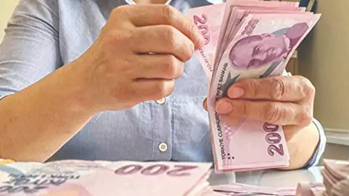 10.000 TL’ye (10.000 TL hariç) kadar ise 6.250 TL emekli maaş promosyonu,<br><br> <br><br>10.000 TL - 15.000 TL (15.000 TL hariç) arası ise 10.000 TL emekli maaş promosyonu,