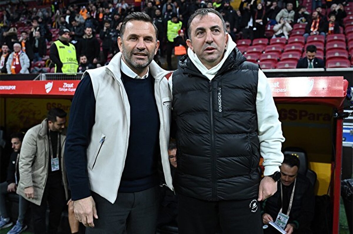 BU SEZONKİ MAÇLAR | Konyaspor ile Galatasaray, 22 Nisan Salı günü Ziraat Türkiye Kupası'nda oynayacakları yarı final maçıyla bu sezon dördüncü kez karşı karşıya gelecek. Süper Lig'deki ilk maçta Galatasaray, Konyaspor'u deplasmanda Kerem Aktürkoğlu ve Barış Alper Yılmaz'ın golleriyle 2-1 yendi. Konyaspor'un o maçtaki tek golü Oğulcan Ülgün'nden geldi. İki takım arasında ligdeki ikinci maçta ise sarı-kırmızılılar, Victor Osimhen'in golüyle sahadan galip ayrıldı. Türkiye Kupası'ndaki mücadele ise golsüz tamamlanmıştı.