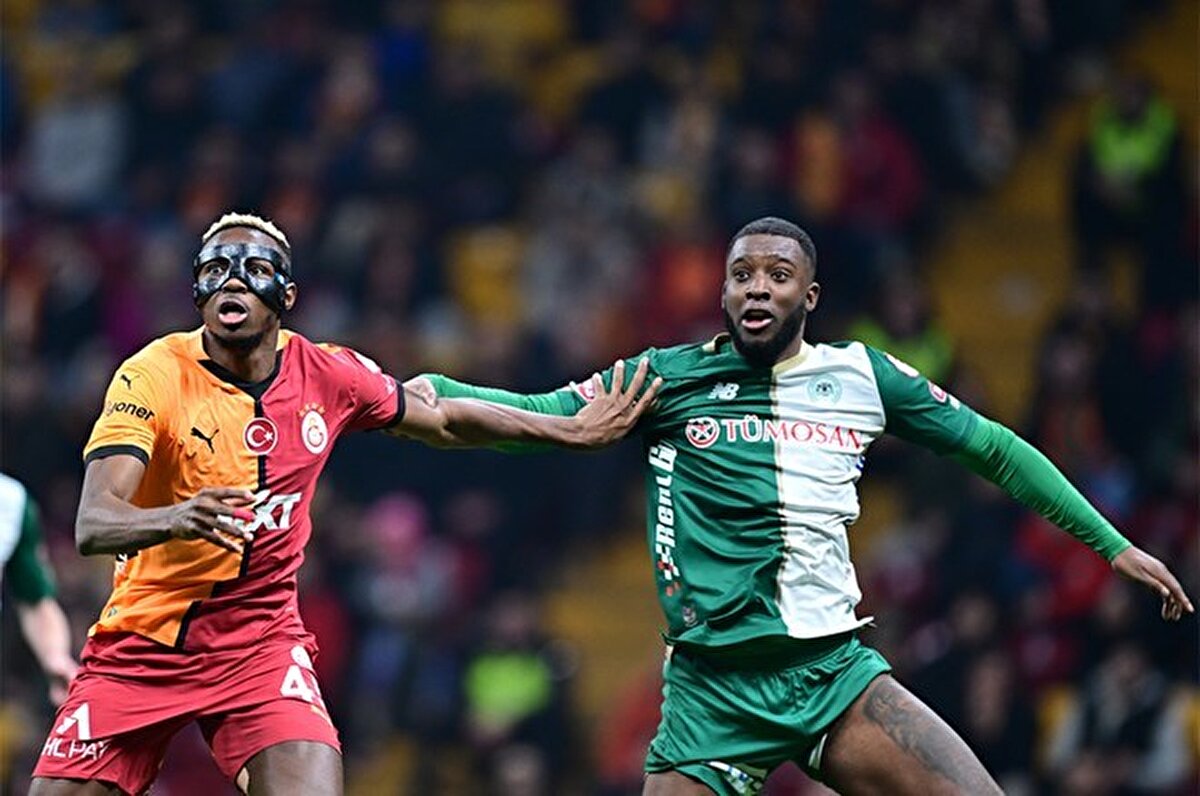 Türkiye Kupası'nda yarı final heyecanı başlıyor. Kupada yarı finalin ilk maçında Konyaspor ile Galatasaray, Medaş Konya Büyükşehir Stadyumu'nda karşılaşacak. Türkiye Kupası mücadelesine 3. turdan başlayan Konyaspor, çeyrek finalde İskenderunspor'u elemişti. Kupaya grup etabından başlayan Galatasaray ise çeyrek finaldeki derbide Fenerbahçe'yi eleyip yarı final biletini almıştı. İki takım arasında kupanın grup etabında İstanbul'da oynanan maç 0-0'lık eşitlikle sonuçlanmış, ligdeki iki maçı ise Galatasaray 1-2 ve 1-0'la kazanmıştı. Konyaspor ile Galatasaray bu sezon dördüncü kez karşı karşıya gelecek. Peki Konyaspor-Galatasaray maçı ne zaman, saat kaçta, hangi kanalda?