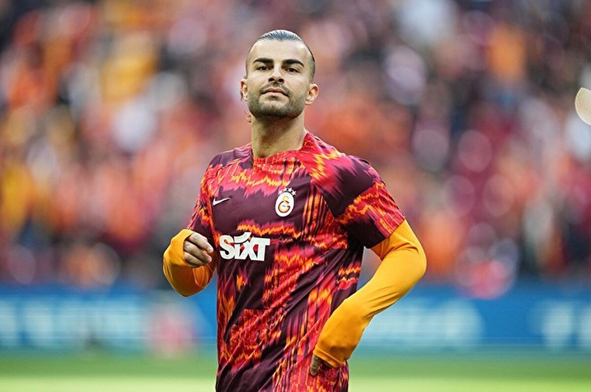 "Gol attığım zaman sevinmiştim daha önce. Ama çok güzel bir gol olduğu için o an sevinmiştim. Annem geçen sene burada Konya düşmesin diye dua ediyordu, bugün küfürler ediliyor. İnanılır gibi değil. Ama ben Konya'yı temsil etmeye ve gerçek Konyalıları gururlandırmaya devam edeceğim."