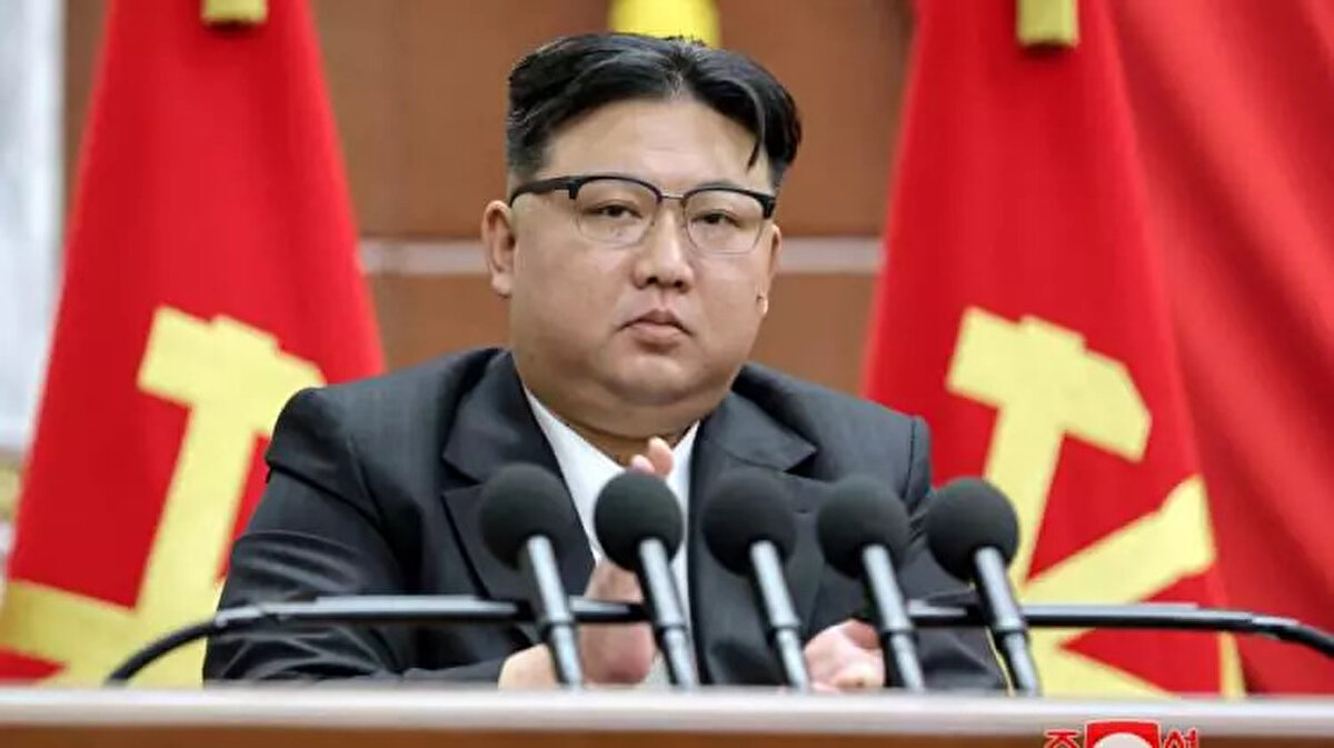 2. Kim Jong Un <br><br> <br><br>Kuzey Kore Ulusal Lideri<br><br> <br><br>5 Milyar $<br><br>