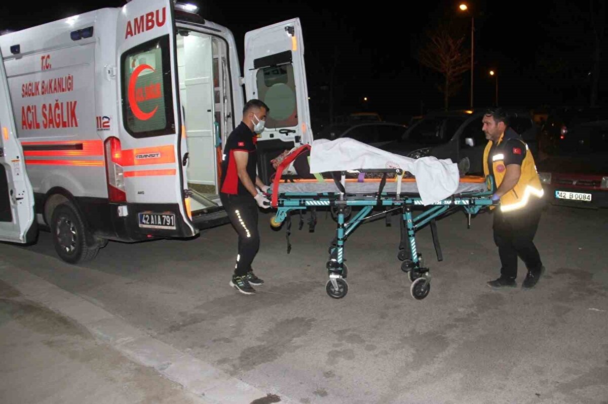 Kaza, Derebucak ile Antalya’nın Manavgat ilçesi Kırkkavak Mahallesi yolu güzergahındaki dağ yolunda meydana geldi. Edinilen bilgiye göre, Abdullah A. yönetimindeki otomobil Derebucak istikametine seyir halinde iken kontrolden çıktı. Dağ yolunda yoldan çıktıktan sonra yaklaşık 15 metreden aşağı kayalıklar arasında devrilip taklalar atan otomobil, ağaçlık alanda durabildi.