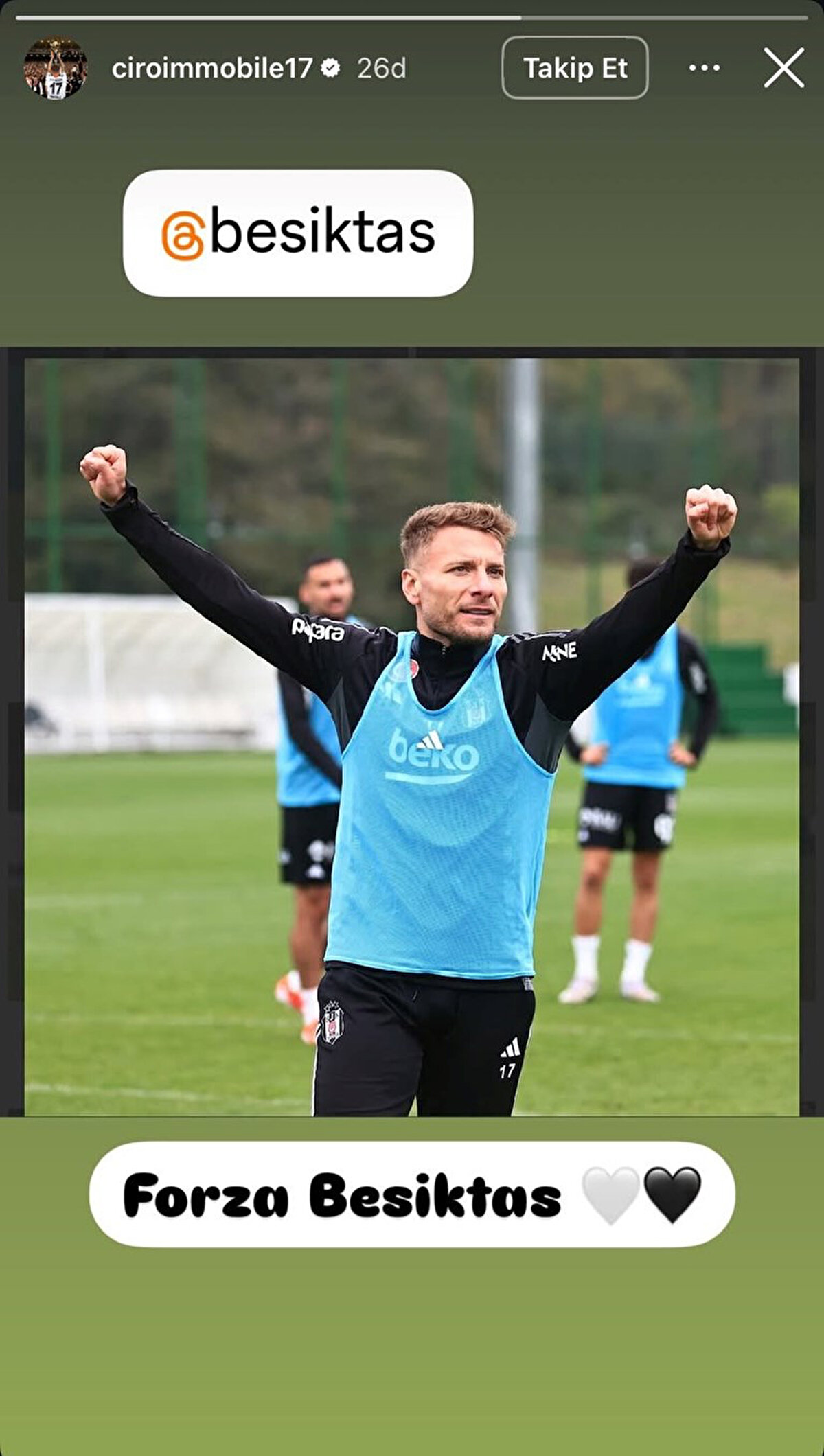 Immobile bu kez, "Forza Beşiktaş" yazarak antrenmandan bir fotoğrafını takipçileriyle paylaştı.<br>