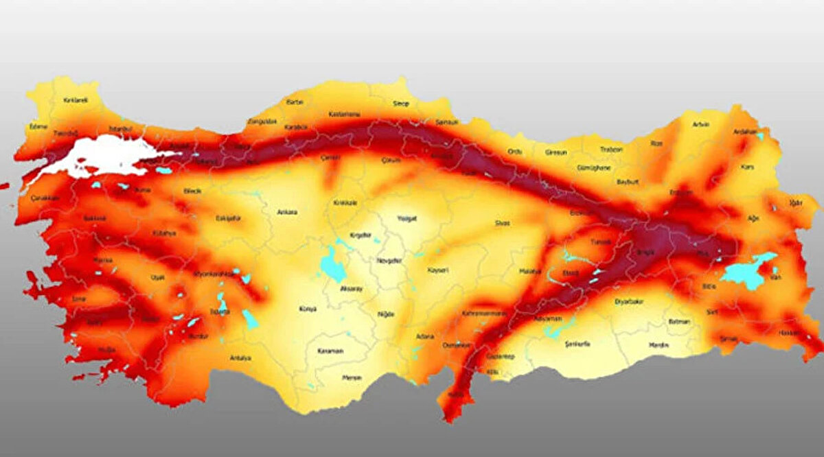 İnşaat Mühendisleri Odası (İMO) İzmir Şubesi Yönetim Kurulu Başkanı Bengi Atak, İzmir Büyükşehir Belediyesi ile yürüttükleri yapı stoku envanter çalışmalarına ilişkin bilgi verdi. Atak, Bayraklı ve Bornova'da yaklaşık 100 bin yapının incelendiğini, Karşıyaka’da ise çalışmalara başlanacağını, Konak'taki envanter çalışmasının da tamamlanmasının önemli olduğunu söyledi.