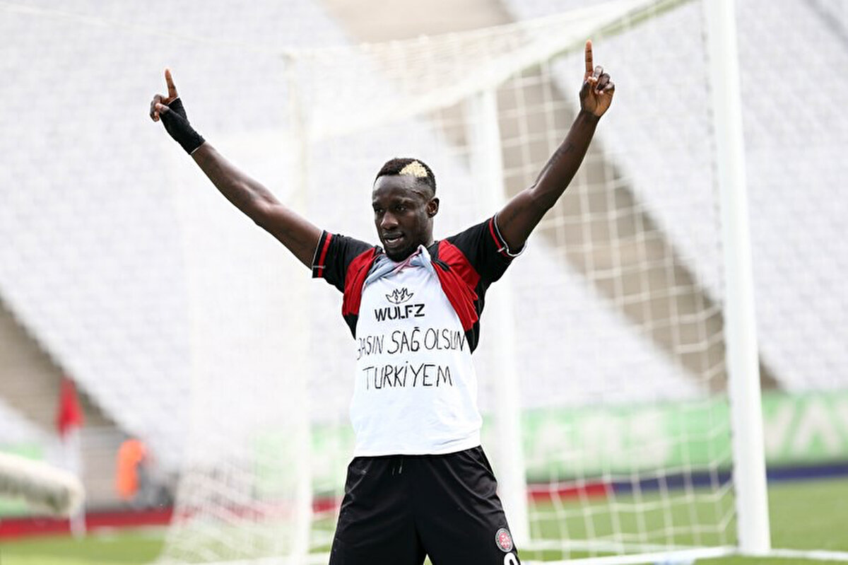 NEOM SC de geçen sezon Al-Qadsiah'ın başardığı gibi bir üst lige çıkmayı garantiledi. <br>