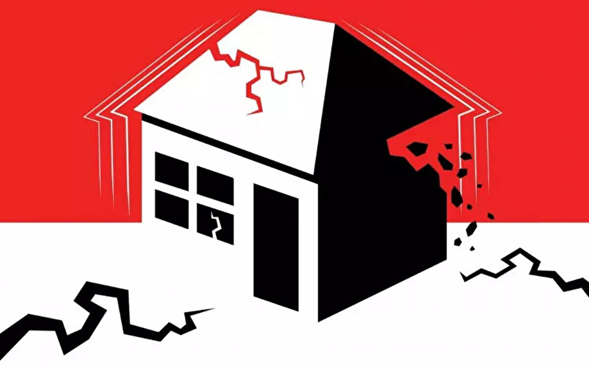 Depremin ardından kentte büyük panik yaşanırken, AFAD'dan yapılan açıklamada, "Ana şok sonrasında şu ana kadar toplam 184 artçı sarsıntı kaydedildi. 4 ve üzeri büyüklükteki artçı sayısı 7'dir. Bu artçı sarsıntılar önümüzdeki günlerde bir süre daha devam edebilecektir." denildi.