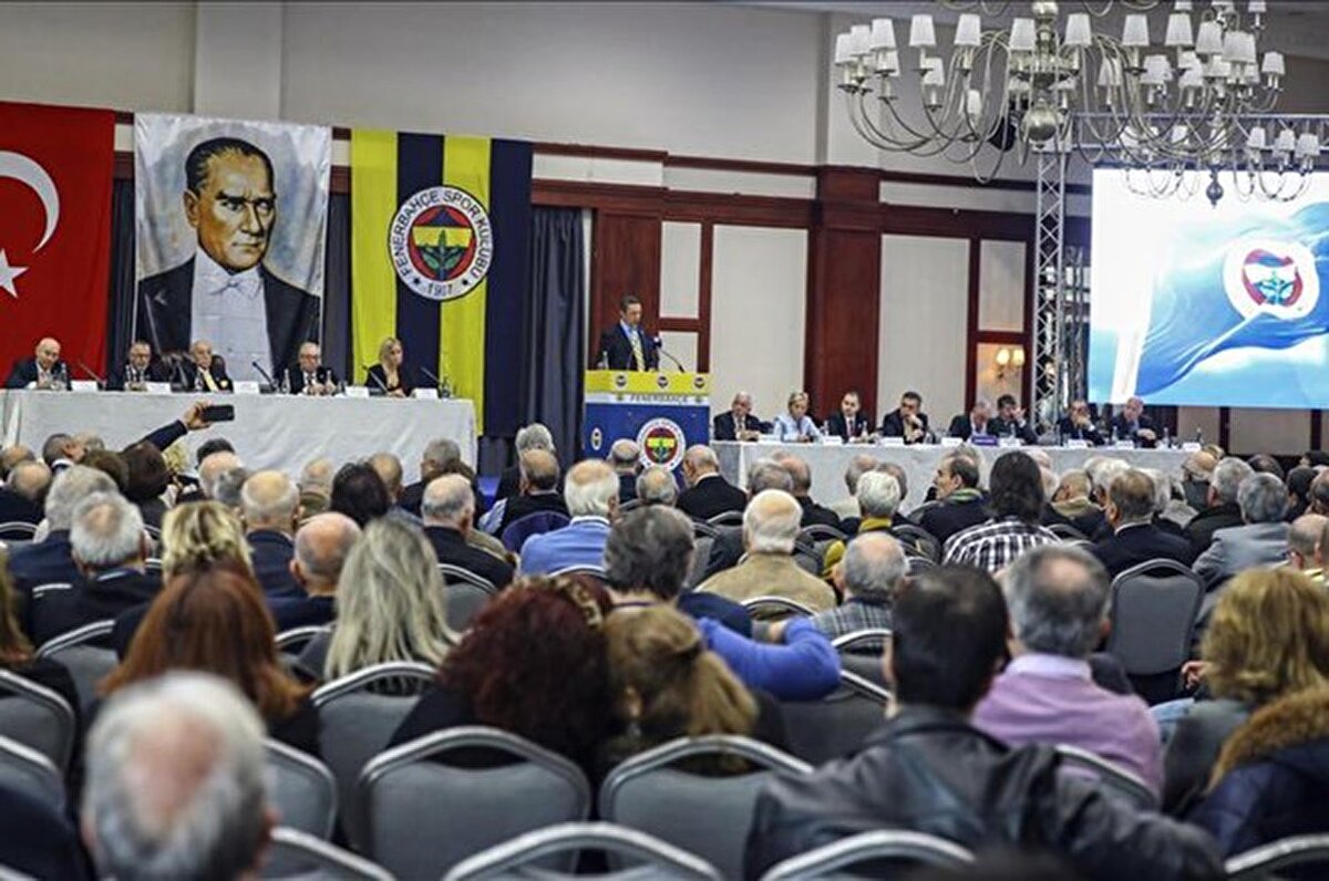 A Spor'un haberine göre; Kutlualp, cumartesi günü Fenerbahçe Yüksek Divan Kurulu'nda olası bir seçimde başkan adaylığını açıklayacak.