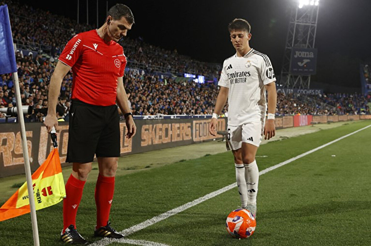İspanyol basını, daha çok sol ayağını kullanan milli futbolcunun "harika bir gol" attığını yazarken, Real Madrid'de futbolcu değerlendirmelerinde tek üç yıldızı kaleci Thibaut Courtois ve Arda Güler'e verdi.<br>