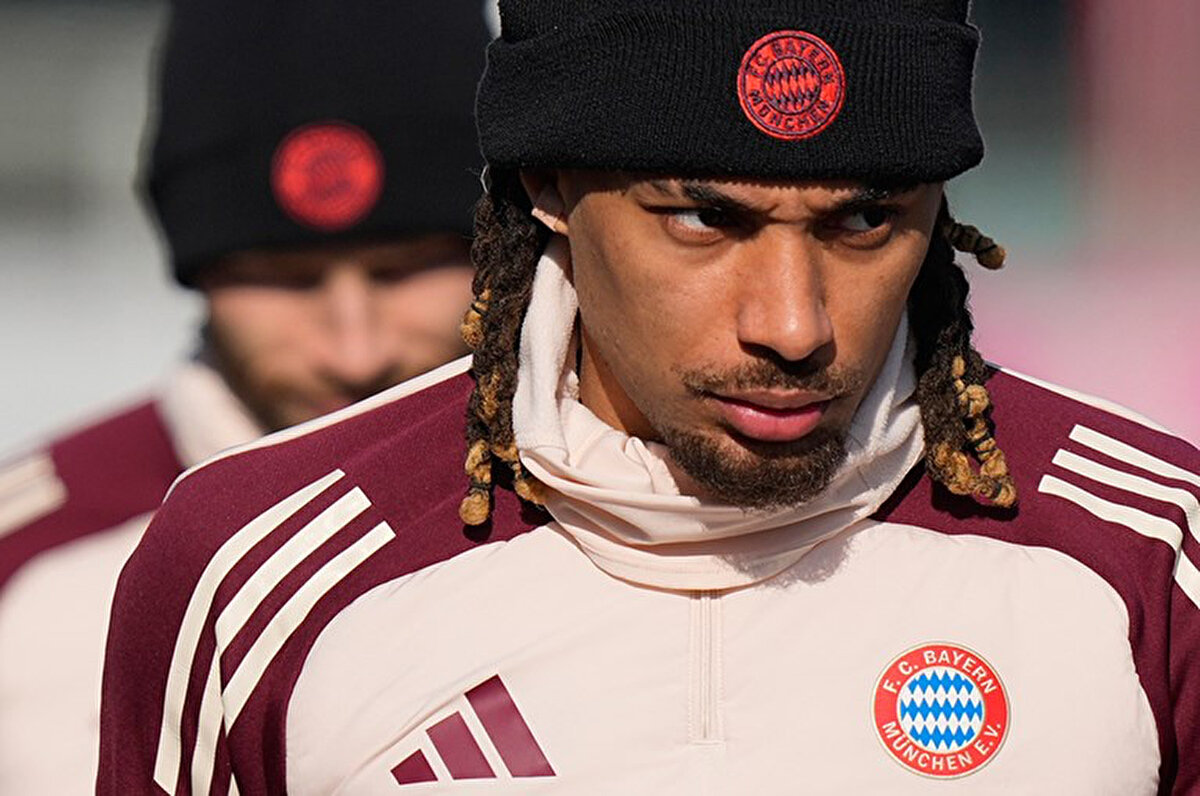 Bayern Münih sezon sonunda Sacha Boey ile vedalaşma planları yaparken, Fransız sağ bekin bonservisi de belirlendi.<br>